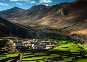 ཕྱི་རོལ་པའི་གྲུབ་མཐའི་སྐོར་ལ་མདོར་ཙམ་དཔྱད་གཏམ།