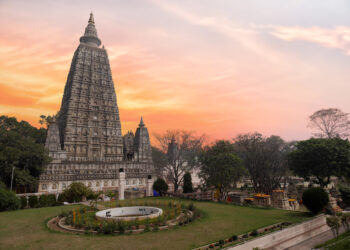 གནས་མཆོག་རྡོ་རྗེ་གདན་དུ་ཉེ་ལམ་གྱི་མྱོང་བ་དངོས་བྲིས་མ།